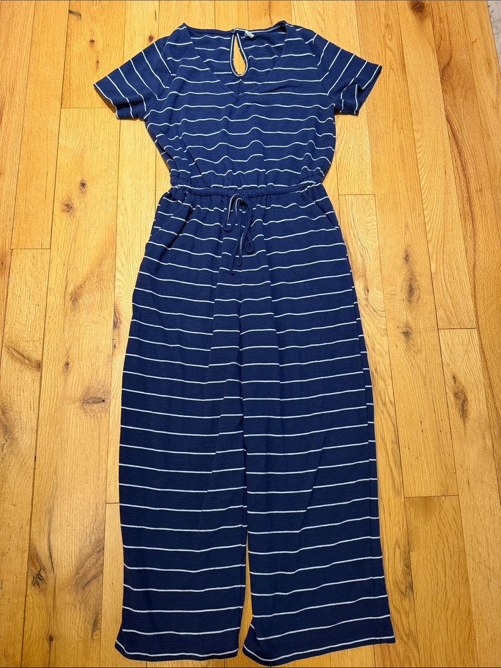 Old Navy Women’s Blue Striped Jumpsuit Size Medium - C1-337 - Picture 1 of 9